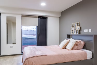 Platinum En Suite - Image 2